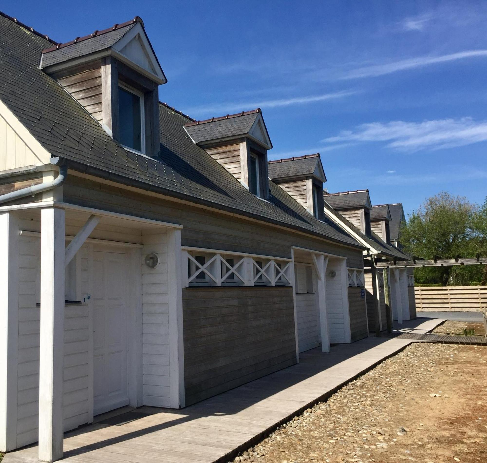 La Sapiniere Hotel Saint-Laurent-sur-Mer Exterior foto